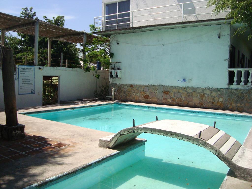 Hotel Teques Inn Tequesquitengo Exterior photo
