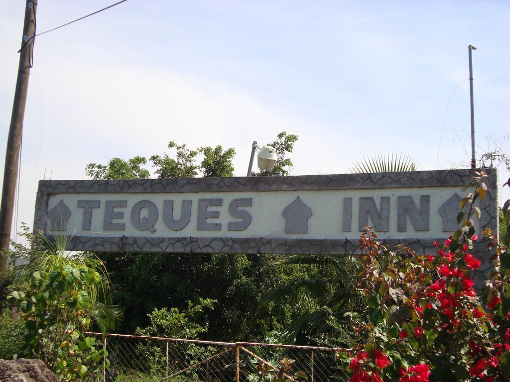 Hotel Teques Inn Tequesquitengo Exterior photo
